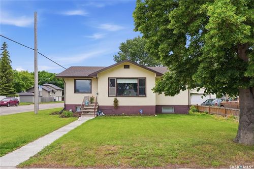 1701 Av C N, Saskatoon, SK, S7L1L6 | Card Image