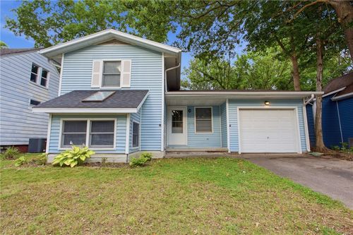 902 S 4th St, Effingham, IL, 62401-3809 | Card Image