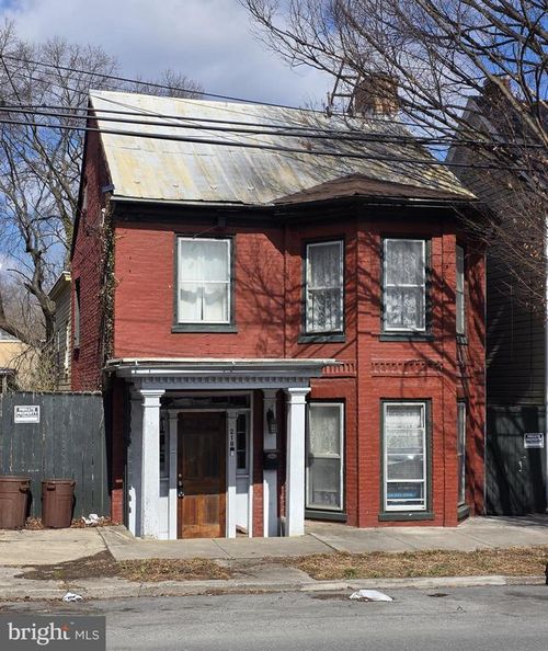 218 W Race St, MARTINSBURG, WV, 25401-3320 | Card Image