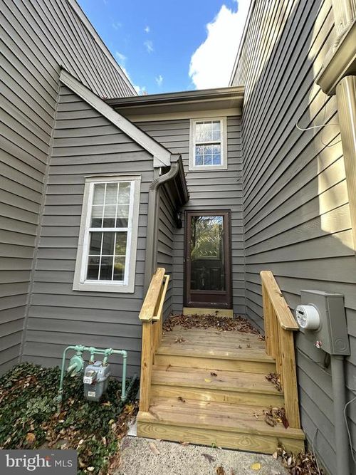 30 B Chicopee Dr, Princeton, NJ, 08540-1826 | Card Image