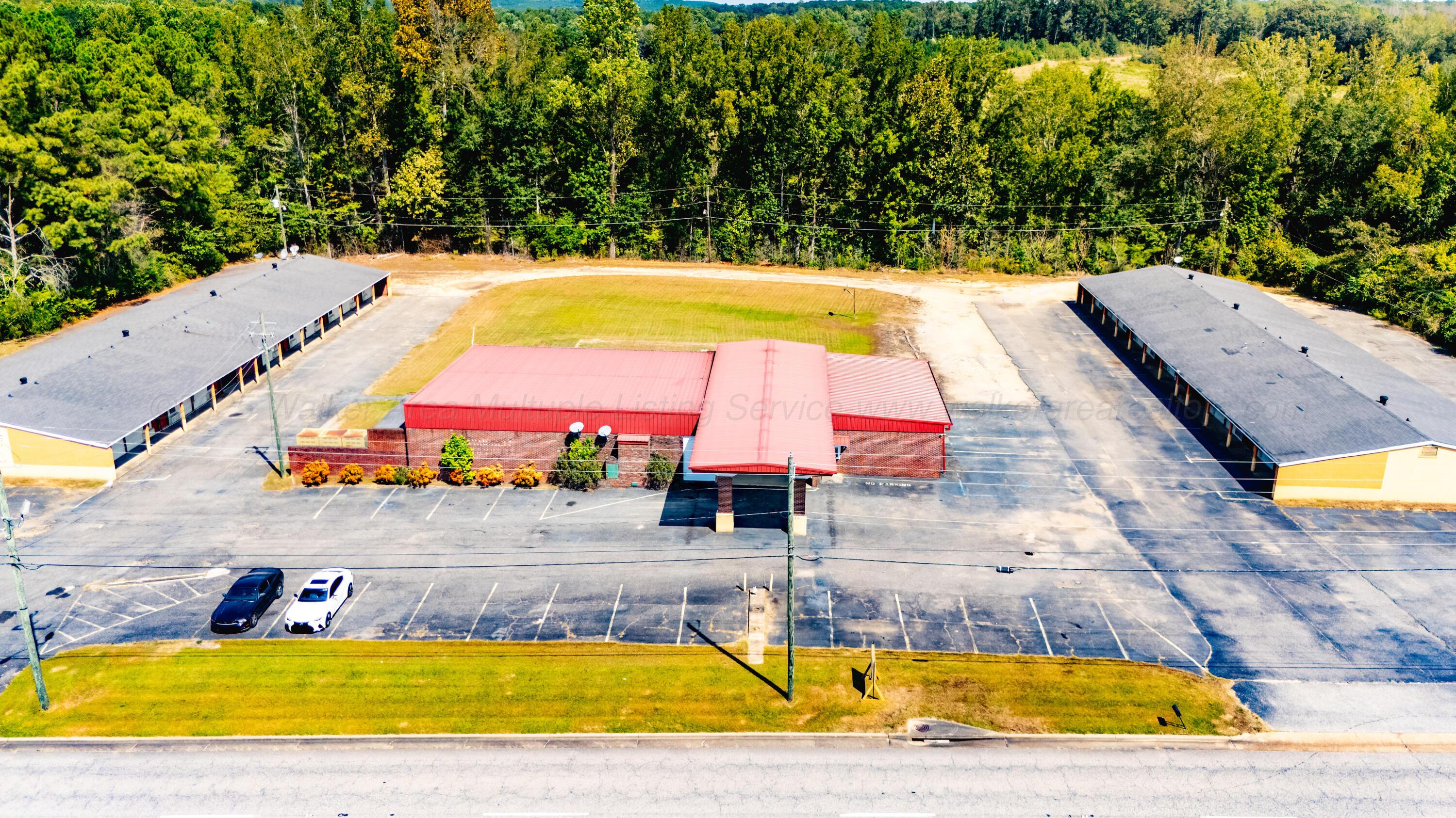 Commercial Sale in Guin 2