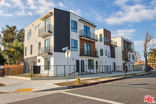 6405 Odessa Ave, Van Nuys, CA, 91406-6535 | Card Image