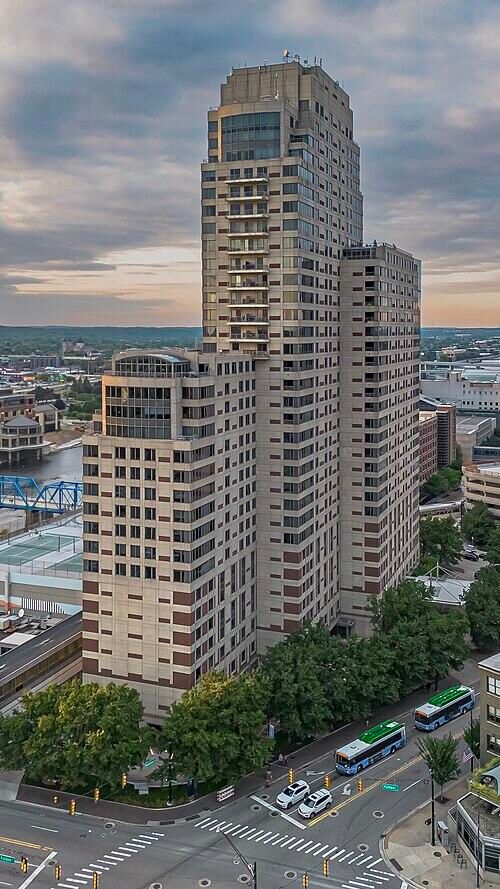 79 Campau Cir Nw, Grand Rapids, MI, 49503-2659 | Card Image