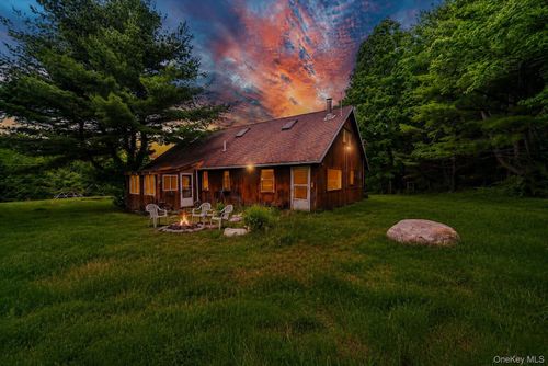 101 Red Star Rd, Greenfield Park, NY, 12435-5411 | Card Image