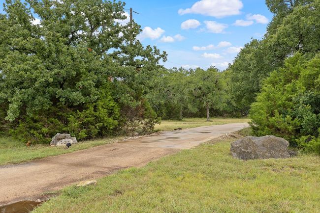 Driveway entrance! | Image 36
