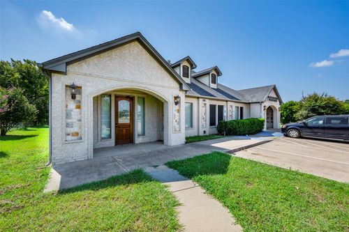 2-1900 E Henderson St, Cleburne, TX, 76031-5214 | Card Image