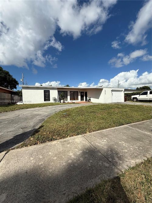 0-6464 W 11th Ave, Hialeah, FL, 33012-6429 | Card Image