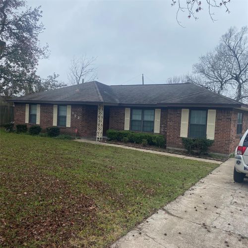 123 Lone Oak Dr, Highlands, TX, 77562-3843 | Card Image