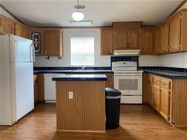 207 Dunbar St, House other with 3 bedrooms, 2 bathrooms and 3 parking in Refugio TX | Image 6
