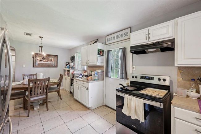 731 Meneley Rd, House other with 4 bedrooms, 2 bathrooms and null parking in Winnie TX | Image 11