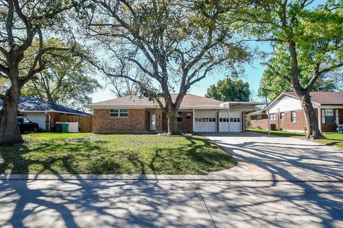 1202 Dwinnell St, Baytown, TX, 77520-5623 | Card Image