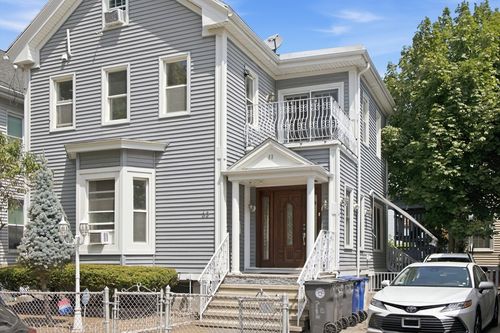 63 Orange St, Chelsea, MA, 02150-1922 | Card Image