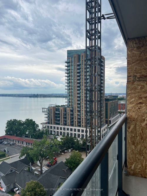 {{alt}} | Card Image