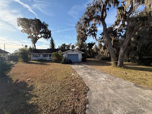 109 E Cedar St, Howey In The Hills, FL, 34737-3321 | Card Image