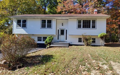 3 Carroll Dr, Highland Mills, NY, 10930-2204 | Card Image