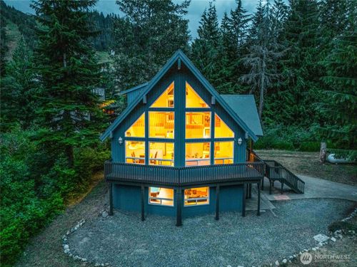 481 Hyak Dr E, Snoqualmie Pass, WA, 98068 | Card Image