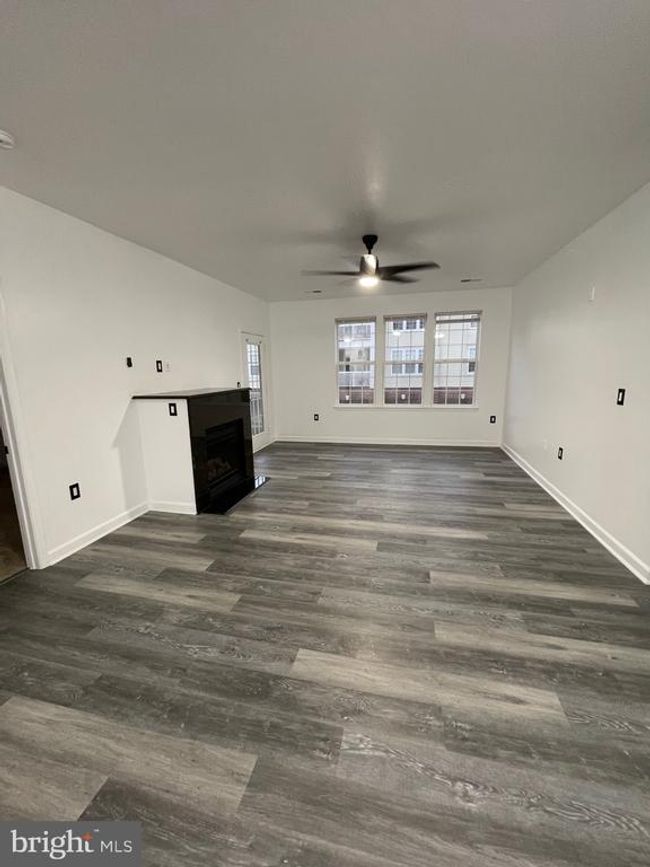 UNIT-202 - 42480 Rockrose Sq, Condo with 3 bedrooms, 2 bathrooms and null parking in BRAMBLETON VA | Image 16