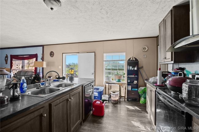 9409 S Horners Chapel Rd, Home with 3 bedrooms, 2 bathrooms and null parking in Pekin IN | Image 6