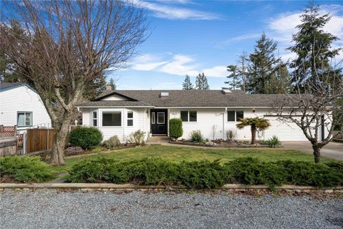 7412 Slogar Dr, Lantzville, BC, V0R2H0 | Card Image