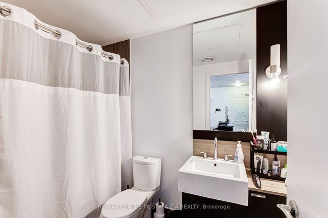 2501 - 88 Blue Jays Way, Condo with 2 bedrooms, 1 bathrooms and null parking in Toronto ON | Image 18