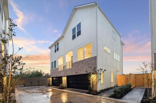 3075 Hicks St, Houston, TX, 77007-3815 | Card Image
