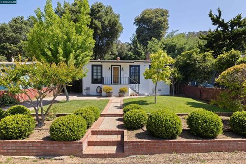 6366 Sunnymere Ave, Oakland, CA, 94605-2266 | Card Image