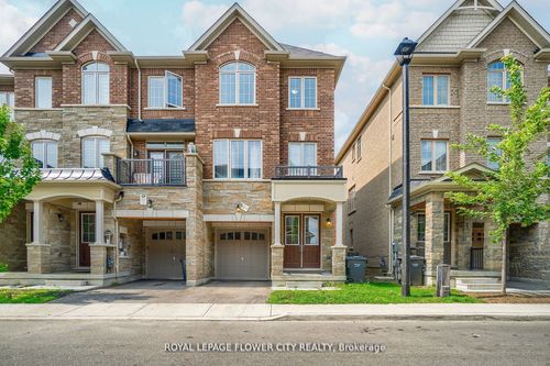 14 Faye St, Brampton, ON, L6P4M9 | Card Image