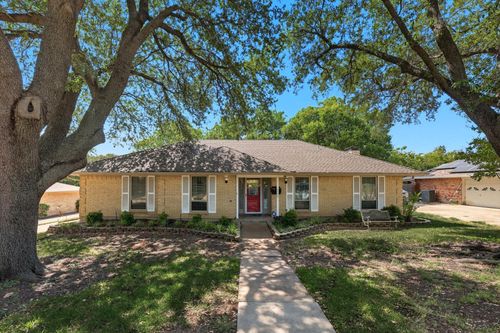 1109 Capetown Dr, Grand Prairie, TX, 75050-3220 | Card Image
