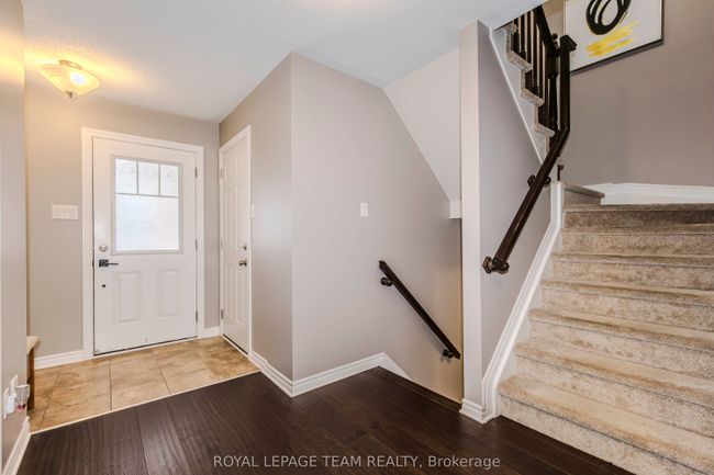 302 Song Sparrow St, House attached with 3 bedrooms, 3 bathrooms and 2 parking in Nepean ON | Image 4