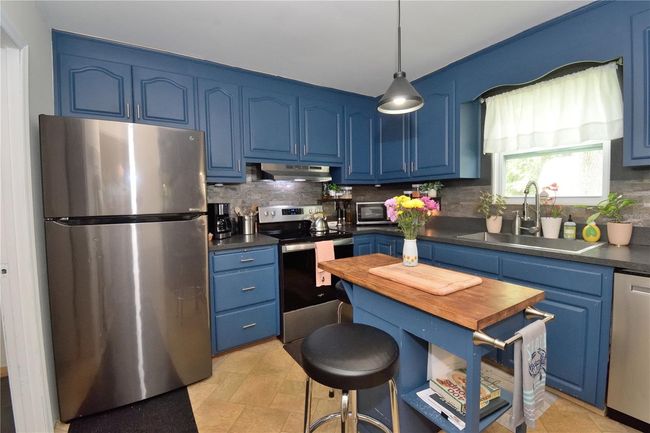 Stainless Steel Appliances | Image 9