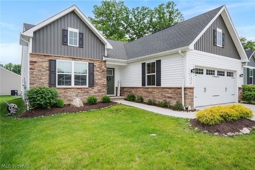 171 Eagle Cir, Amherst, OH, 44001-3807 | Card Image