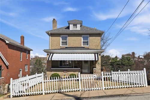 302 Parkfield St, Carrick, PA, 15210 | Card Image