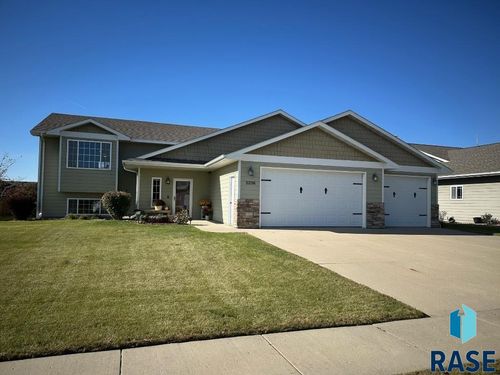 2236 16th Ave, Brookings, SD, 57006 | Card Image
