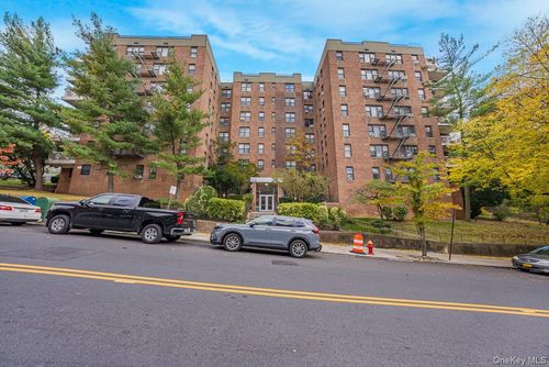 ps-270 N Broadway, Yonkers, NY, 10701-2626 | Card Image