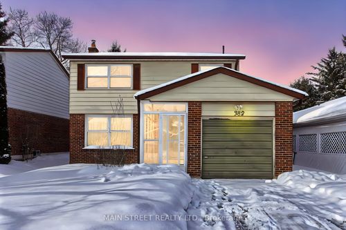 382 Handley Cres, Newmarket, ON, L3Y4T4 | Card Image
