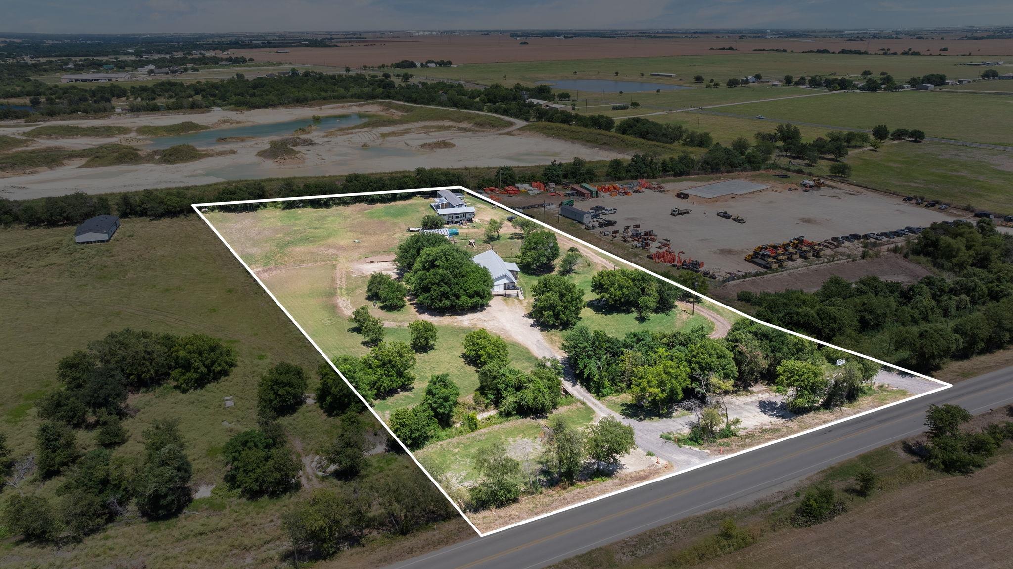 Land in Hutto