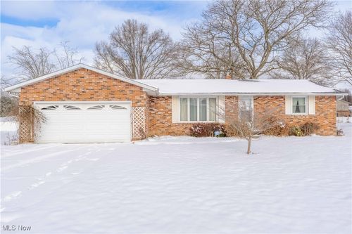 5611 Cherokee Ave Nw, North Canton, OH, 44720-6711 | Card Image