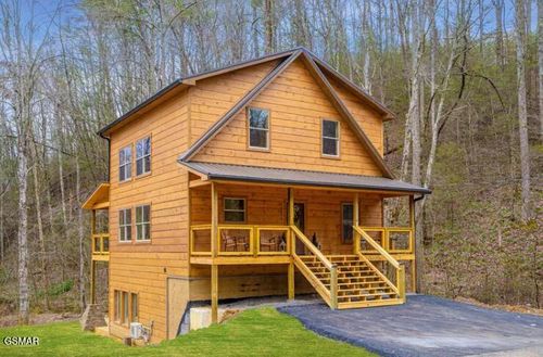 1615 Bear Valley Rd, Sevierville, TN, 37876-2608 | Card Image