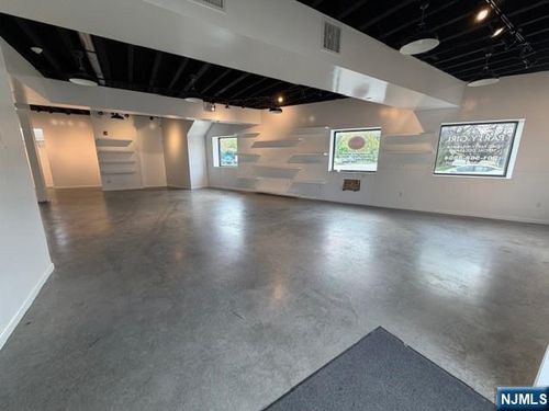 37 River Edge, Tenafly, NJ, 07670 | Card Image