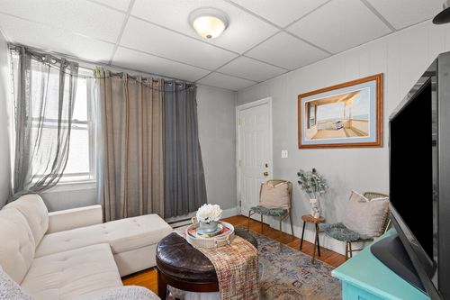 apt-2-218 Middlesex Ave, Medford, MA, 02155-5049 | Card Image