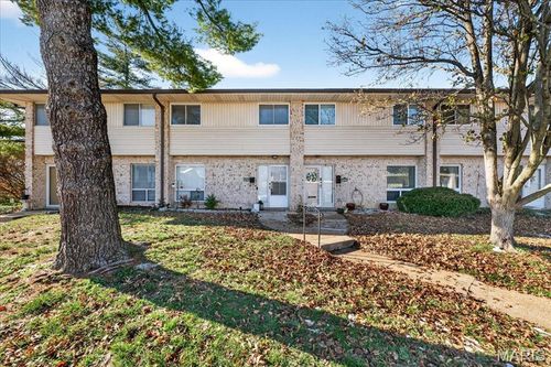 10032 Sakura Dr, Saint Louis, MO, 63128-1331 | Card Image