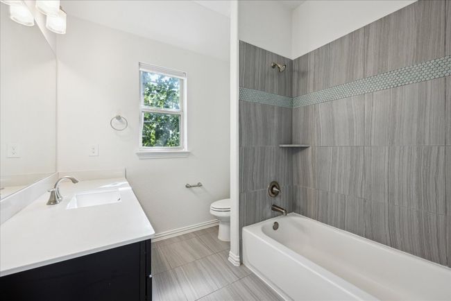 123 Pond View Pass, House other with 4 bedrooms, 4 bathrooms and 4 parking in Buda TX | Image 24
