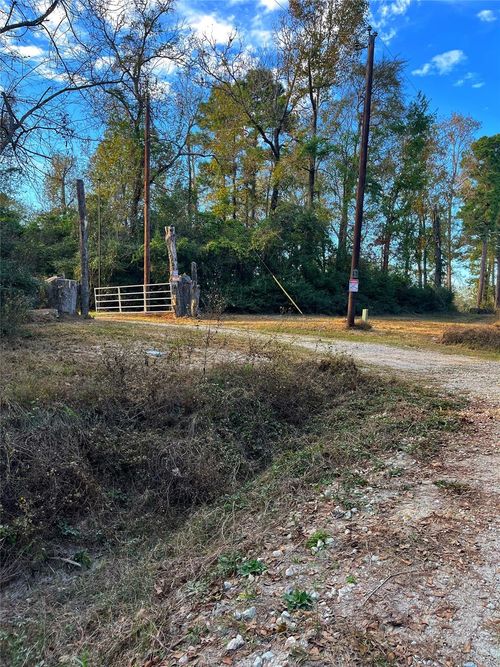 1405 May Dr, Onalaska, TX, 77360-5100 | Card Image