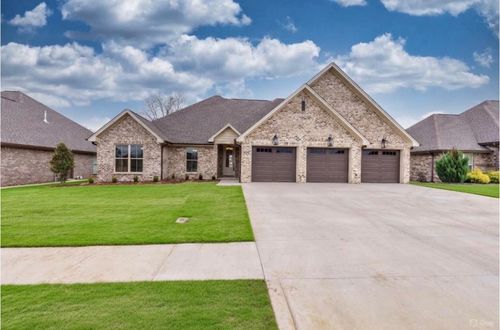 304 Magnolia Dr, Muscle Shoals, AL, 35661-4846 | Card Image