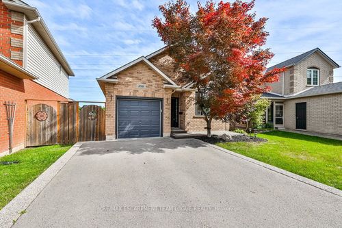 2911 Darien Rd, Burlington, ON, L7M4K2 | Card Image