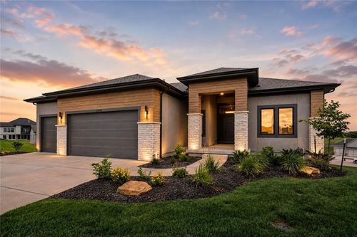 11275 S Gleason Rd, Olathe, KS, 66061 | Card Image