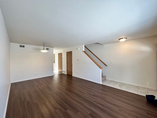 apt-a-422 Lincoln Ave, Fox River Grove, IL, 60021-1468 | Card Image