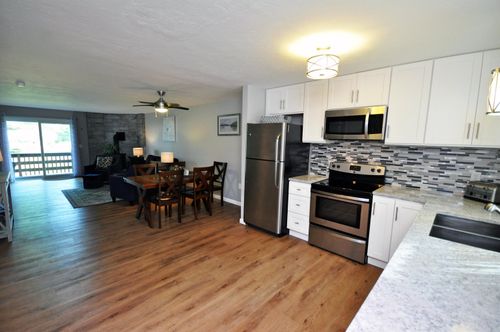unit-11-17 Village West Dr, Bristol, NH, 03222-4710 | Card Image