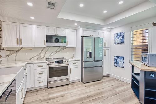 21-6549 Marissa Loop, NAPLES, FL, 34108-7202 | Card Image