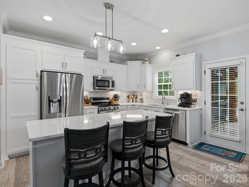 2235 Picnic Dr, Newton, NC, 28658-8698 | Card Image